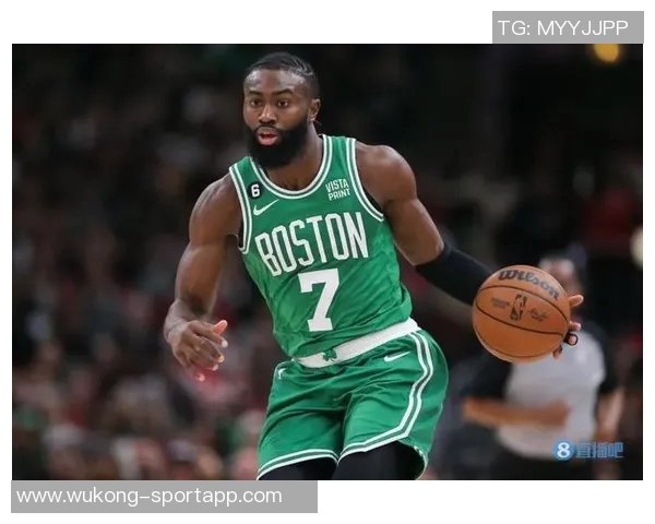 杰伦布朗次节火力全开狂砍18分半场14投9中斩获22分助攻与抢断表现出色 杰伦布朗次节火力全开狂砍18分半场14投9中斩获22分助攻与抢断表现出色