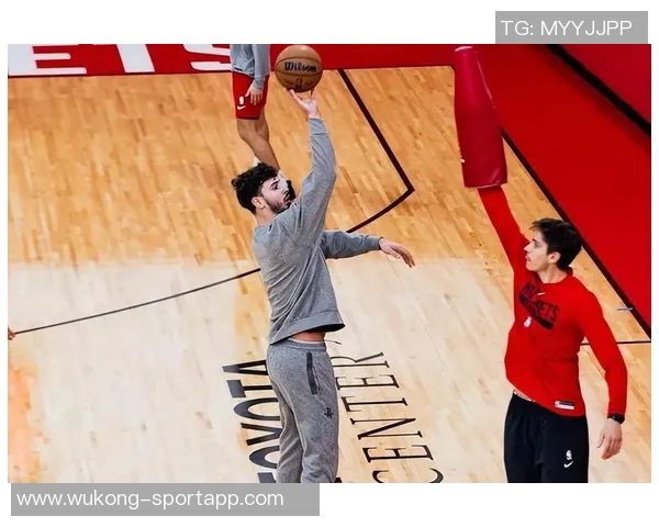 申京自信提升身体素质持球速度加快无球状态持续适应中 申京自信提升身体素质持球速度加快无球状态持续适应中