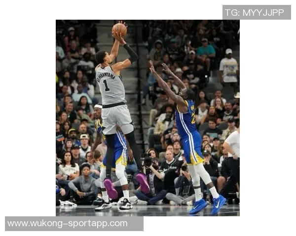 科尔赛前强调防守乔治暂停时温柔提醒球员专注