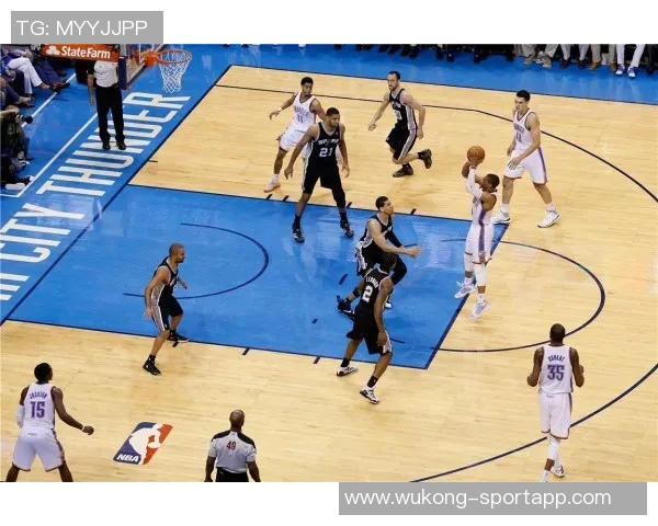 火记:雷霆球员对抗杜兰特表现不佳关键时刻犯规与防守依然出色 火记:雷霆球员对抗杜兰特表现不佳关键时刻犯规与防守依然出色