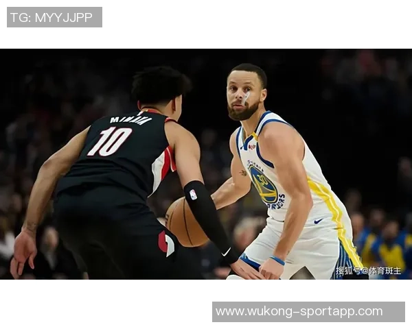 勇士战胜对手合砍33分库里与格林击掌瞬间成为海报焦点