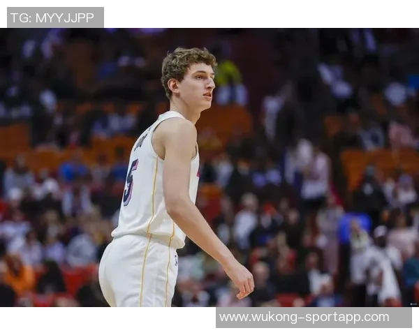 替补二人组约维奇与拉松联手发力合力砍下35分助力球队胜利