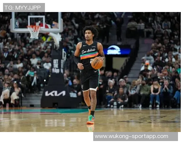 榜眼哈珀19分钟高效表现12中8砍下17分罚球状态稍逊仅中1球